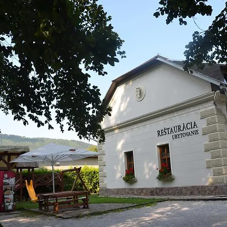 Pri Kastieli Gasthuis Betliar